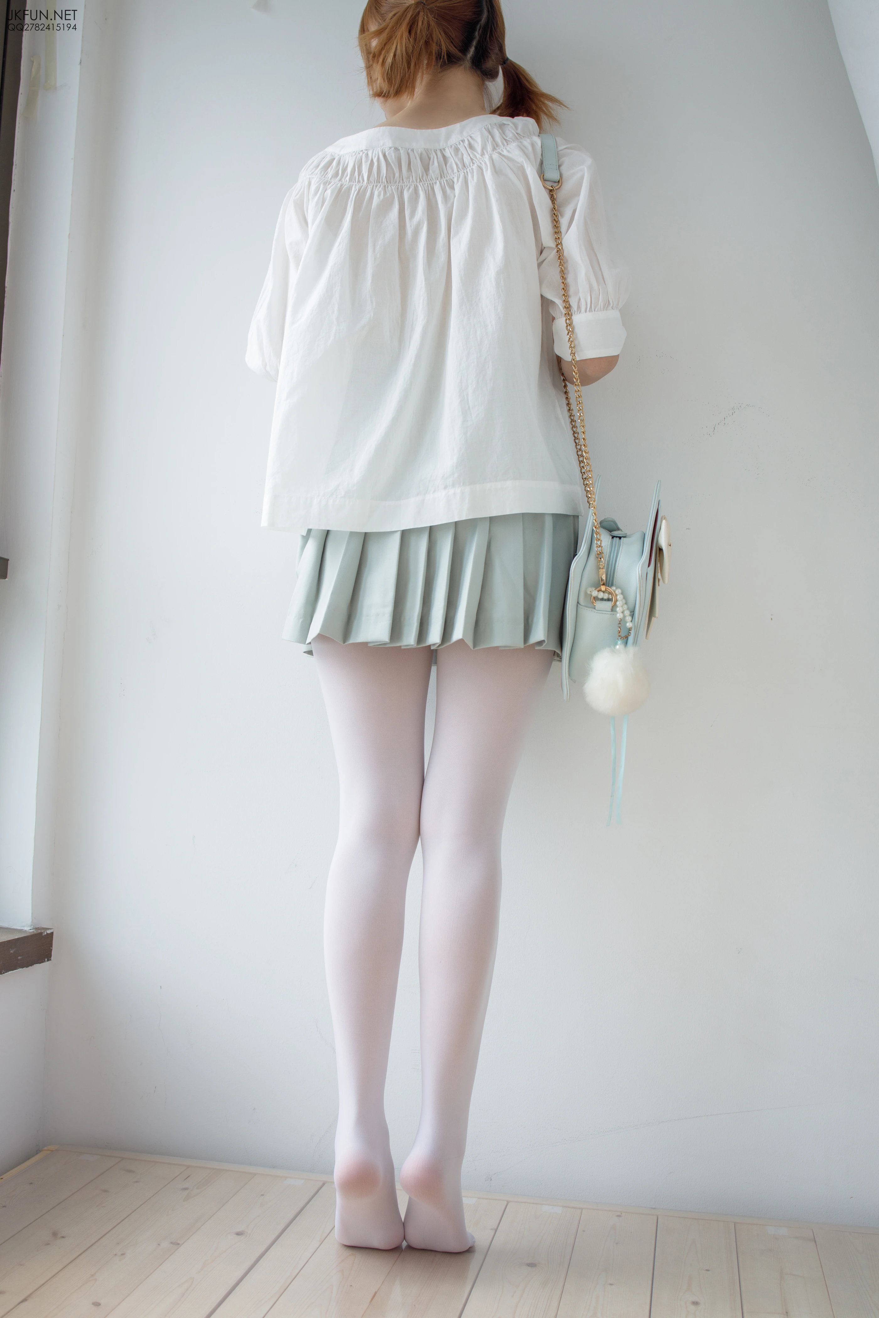 森萝财团 [JKFUN-009] 50D白丝按摩仪 [105P 1V]插图